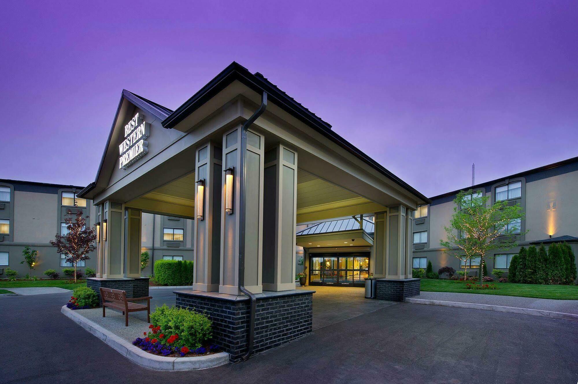 Best Western Plus Puyallup Hotel Exterior photo